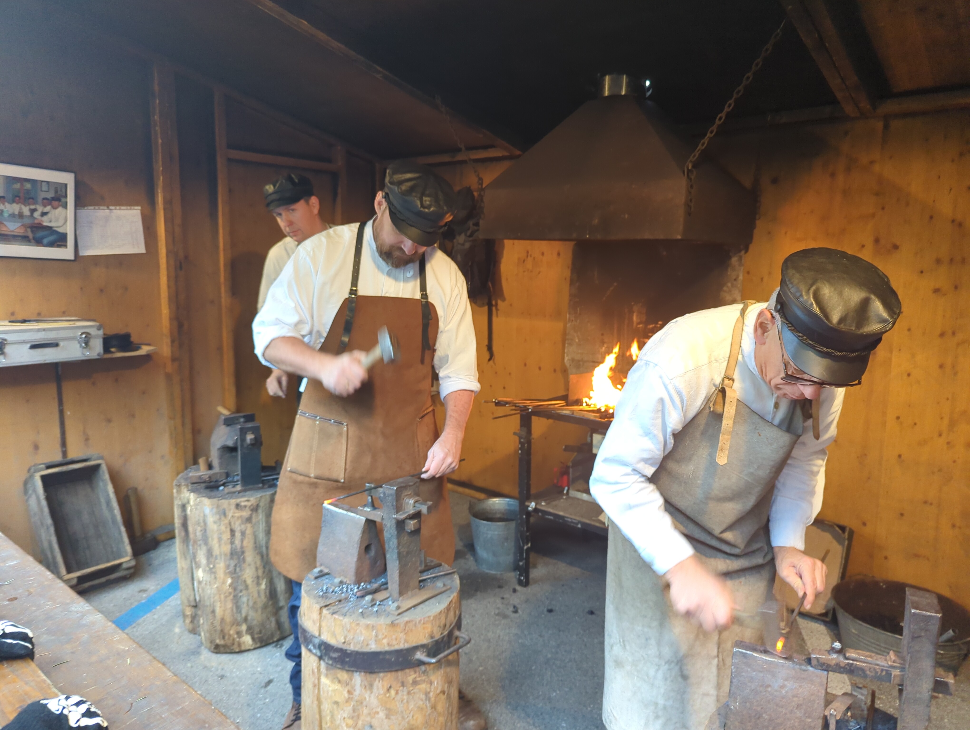 Nagelschmiede bei der Arbeit